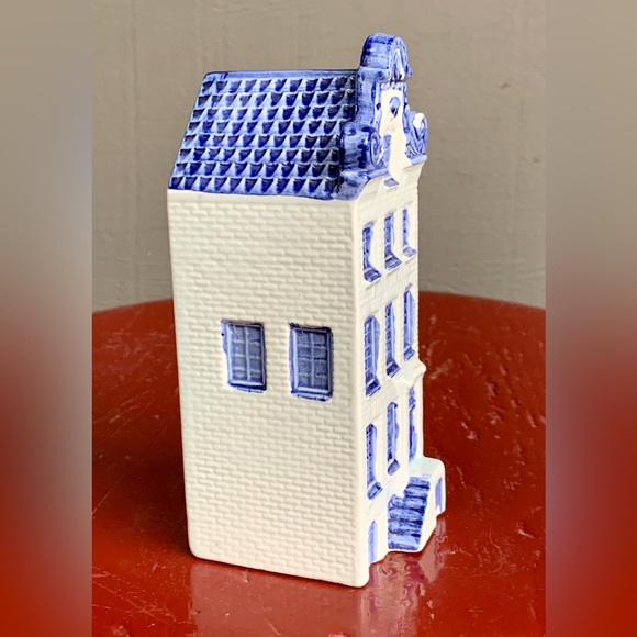 Vintage Blue White Ceramic Delftware Figural House Building Coin Bank - Picture 6 of 11